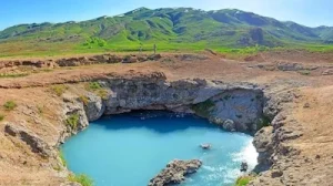 آبگرم‌های اردبیل به‌ویژه سرعین با خاصیت درمانی شهرت جهانی دارند. معرفی کامل چشمه‌های معدنی و بهترین آبگرم‌های استان